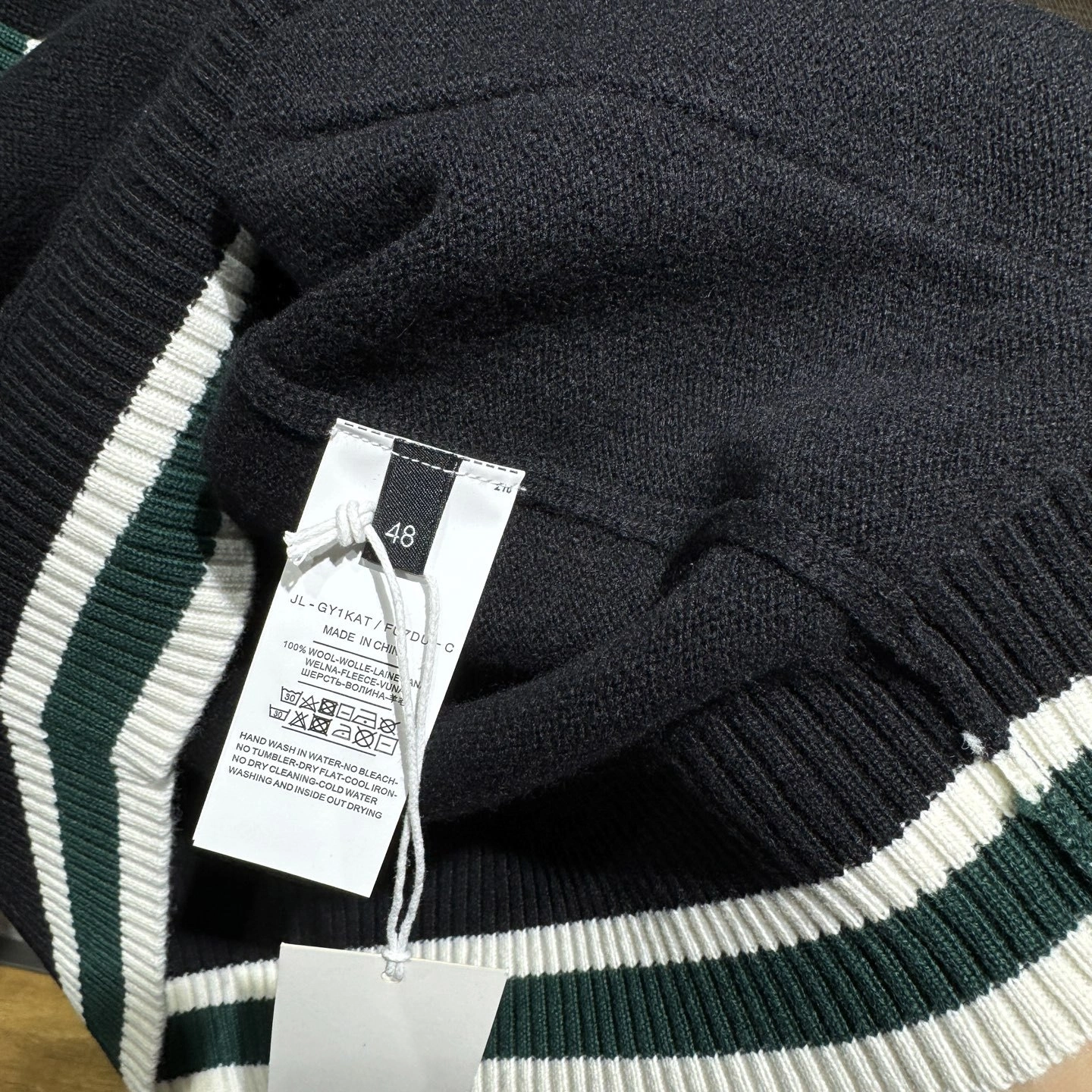 wg.luxury-- 4o835& wool embroidery item: E-F453I2830